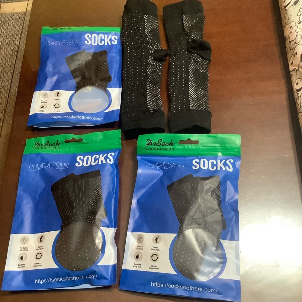 Dr Socks Soothers Compression socks 3 Pairs- (One opened but never used)